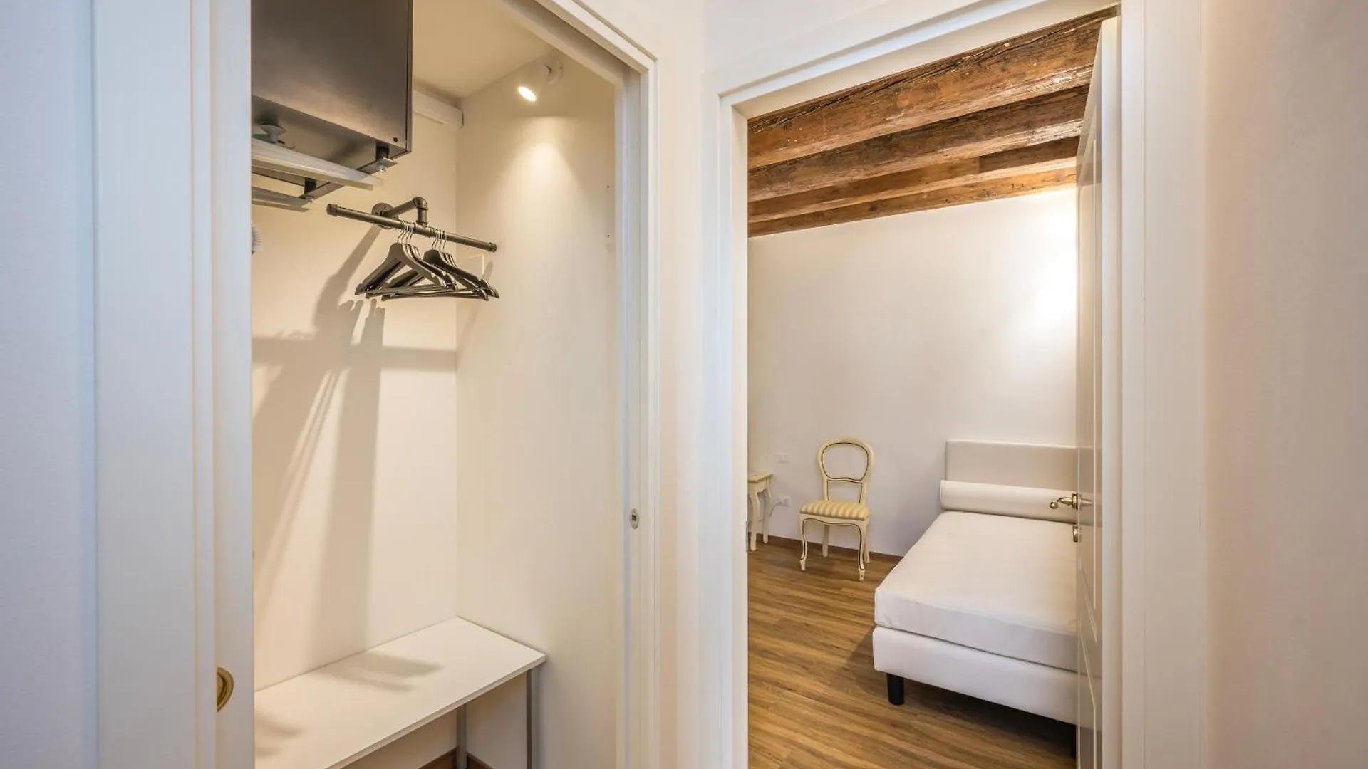 Paruta Corte Nascosta Apartment Venedig 0*,  Italien